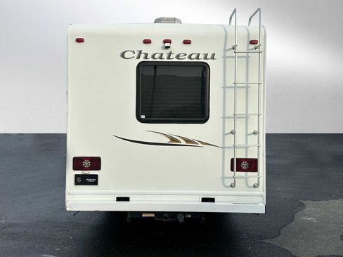 Used 2011 Ford E-450 and Econoline 450 Super Duty w/ Motorhome Prep Pkg image 4