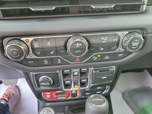 New 2026 Jeep Gladiator Mojave image 20