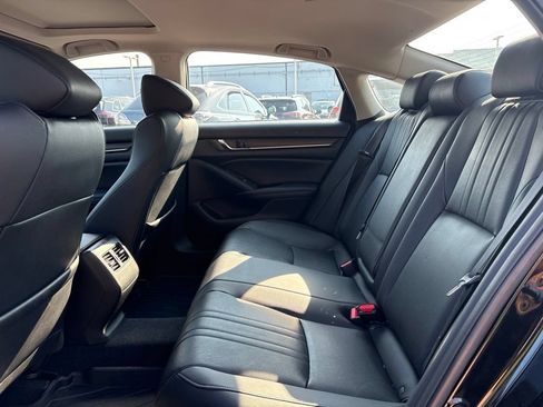 Used 2019 Honda Accord Touring image 6
