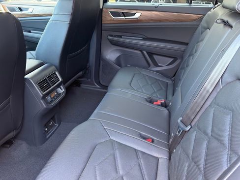 New 2026 Volkswagen Atlas SE FWD image 28