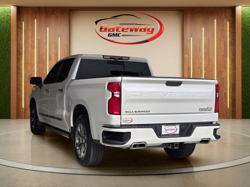 Used 2023 Chevrolet Silverado 1500 High Country w/ Technology Package AWD/4WD image 5