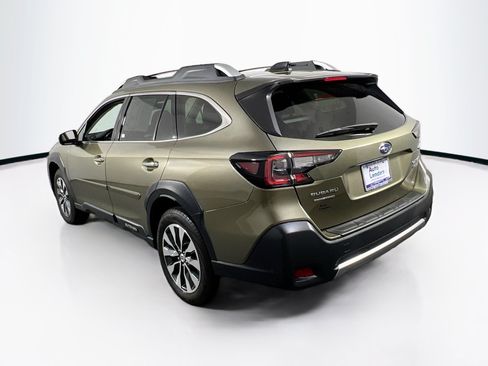 Used 2023 Subaru Outback Touring AWD/4WD image 7