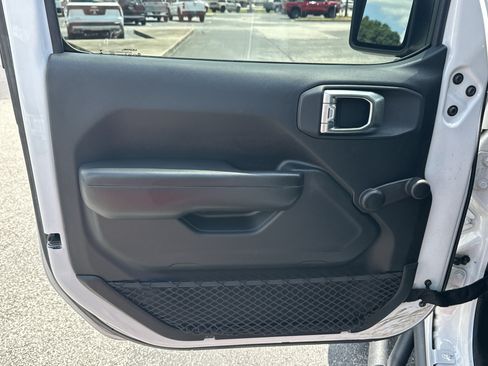 Used 2018 Jeep Wrangler Unlimited Sport AWD/4WD image 11