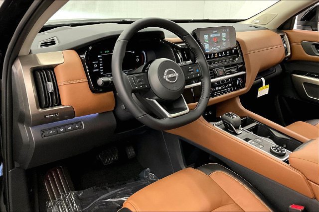 New 2025 Nissan Pathfinder Platinum w/ Lighting Package (N93) AWD/4WD image 7