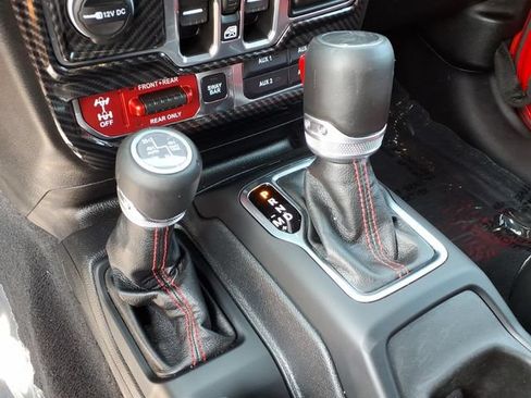 Used 2023 Jeep Wrangler Unlimited Rubicon 4xe AWD/4WD image 23