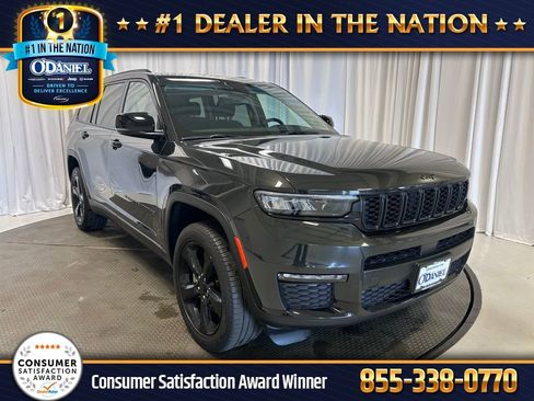 Used 2023 Jeep Grand Cherokee L Limited w/ Black Appearance Package AWD/4WD image 1