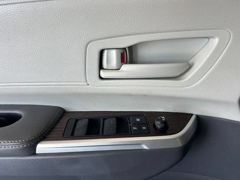 Certified 2024 Toyota Sienna LE AWD/4WD image 14