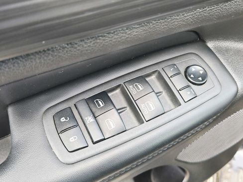 Used 2021 Jeep Grand Cherokee Laredo X image 38