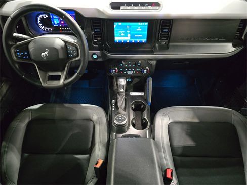 Used 2023 Ford Bronco Black Diamond w/ Sasquatch Package image 9