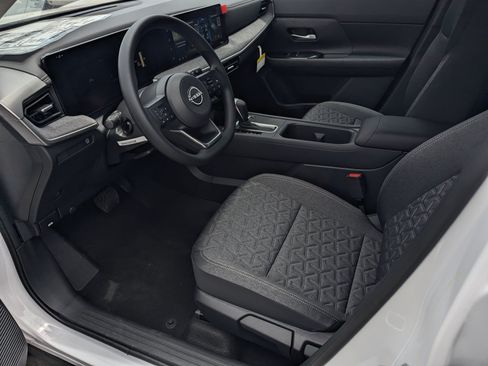New 2026 Nissan Kicks SV FWD image 9