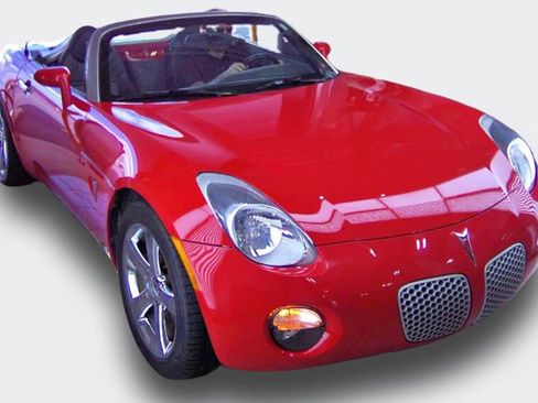 Used 2006 Pontiac Solstice Convertible w/ Premium Package RWD image 1