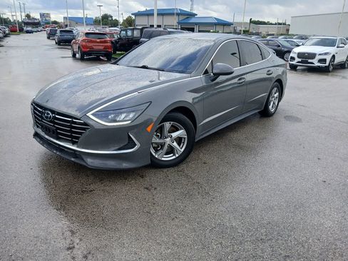Used 2021 Hyundai Sonata SE FWD image 2