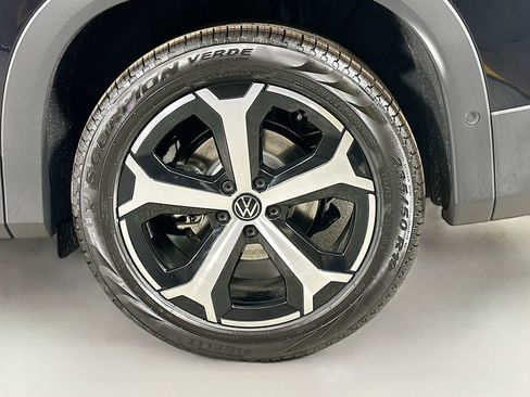 New 2026 Volkswagen Tiguan SE image 28