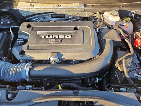 Used 2023 Cadillac XT4 Luxury w/ Cold Weather Package image 28