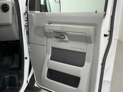 Used 2011 Ford E-150 and Econoline 150 w/ Commercial Cargo Van Pkg image 11