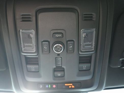 Used 2025 Chevrolet Tahoe Premier image 38