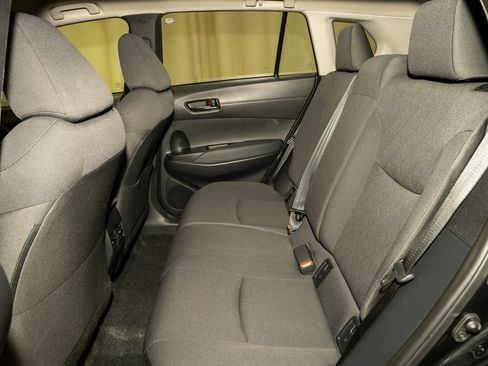 Certified 2022 Toyota Corolla Cross LE image 7