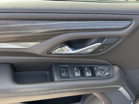 Used 2021 GMC Yukon Denali w/ Denali Premium Package image 18