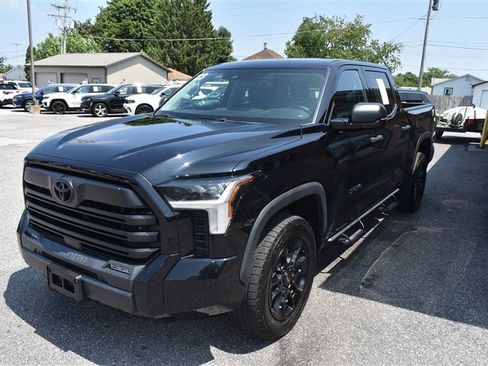 Used 2023 Toyota Tundra SR5 w/ SR5 Convenience Package AWD/4WD image 9