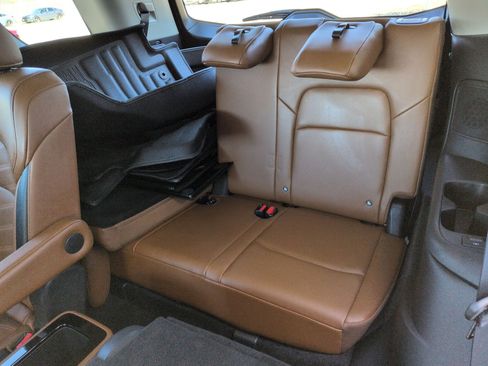 Used 2024 Nissan Pathfinder Platinum image 24