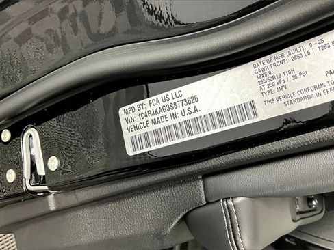 New 2025 Jeep Grand Cherokee L Altitude image 14