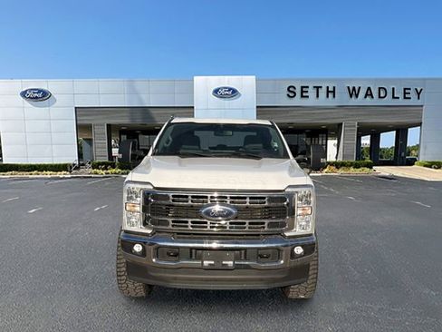 Used 2023 Ford F350 XLT image 2