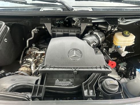 Used 2025 Mercedes-Benz Sprinter 2500 image 23