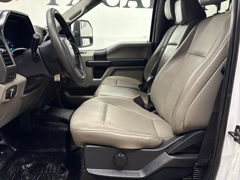 Used 2022 Ford F550 4x4 Crew Cab Super Duty w/ Power Equipment Group image 29