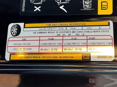 Used 2025 Jeep Wrangler Unlimited Rubicon w/ Technology Group image 29