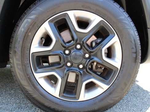 Used 2017 Jeep Compass Trailhawk w/ Navigation Group AWD/4WD image 23