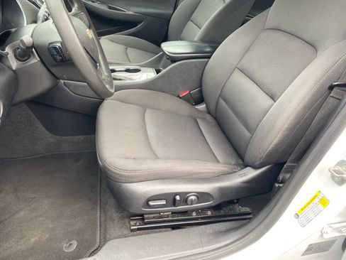 Used 2020 Chevrolet Malibu LT FWD image 28