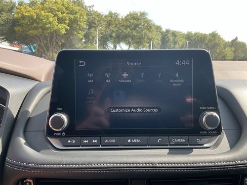 Used 2023 Nissan Rogue SL FWD image 36