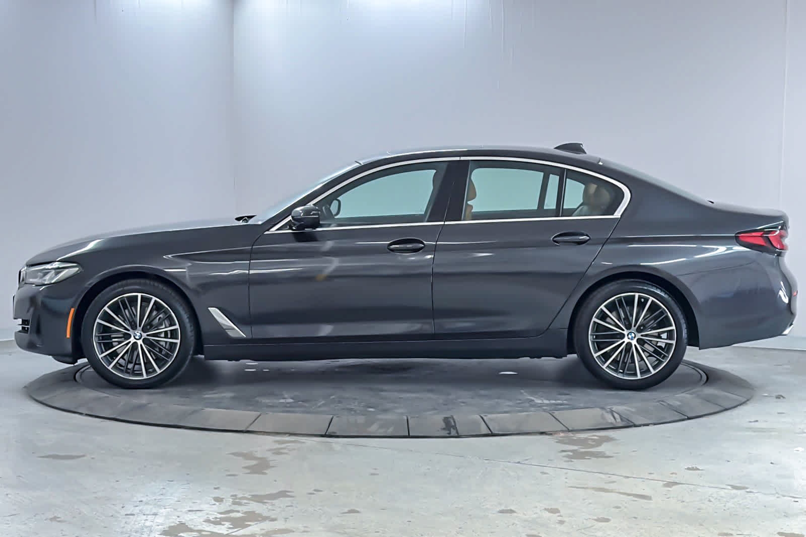 Used 2023 BMW 540i xDrive w/ Premium Package AWD/4WD image 5