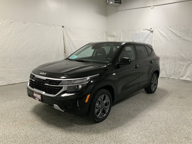 Used 2026 Kia Seltos LX AWD/4WD image 2