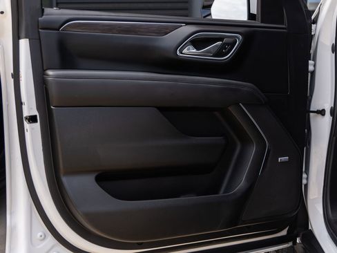 Used 2023 Chevrolet Tahoe Z71 w/ Luxury Package image 18