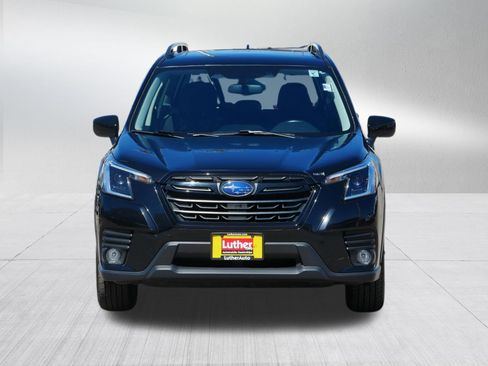 Used 2022 Subaru Forester Premium AWD/4WD image 2