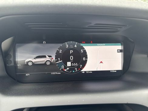 New 2024 Land Rover Discovery Sport S image 25