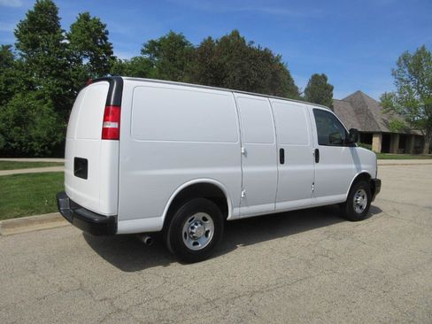 Used 2019 Chevrolet Express 2500 w/ Driver Convenience Package RWD image 8
