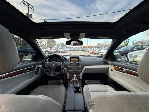 Used 2011 Mercedes-Benz C 300 4MATIC Sedan image 12
