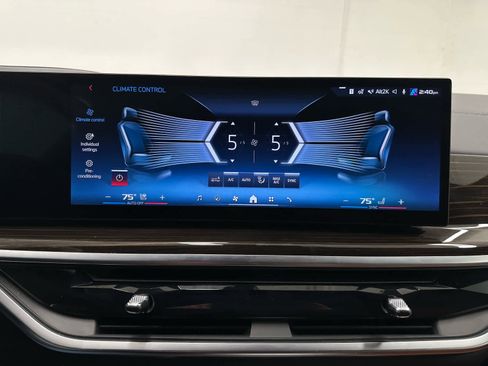 Used 2026 BMW X7 M60i image 35