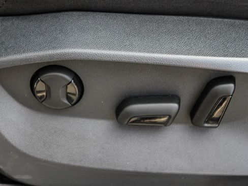 Used 2023 Volkswagen Tiguan SE R-Line image 23