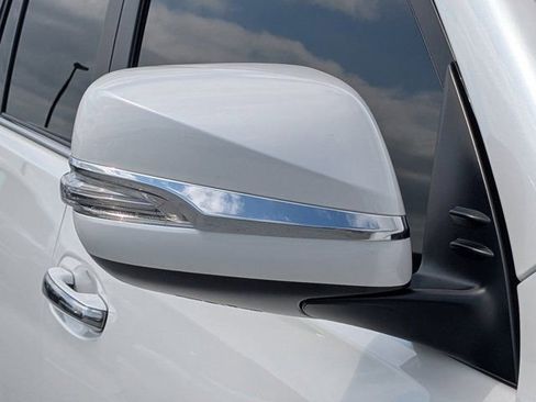 Used 2023 Lexus GX 460 Premium w/ Accessory Package image 11