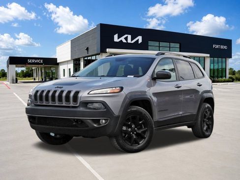 Used 2018 Jeep Cherokee Trailhawk w/ Quick Order Package 25L AWD/4WD image 1