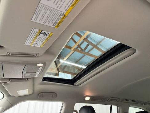 Used 2021 INFINITI QX80 Luxe image 6