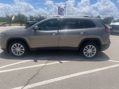 Used 2019 Jeep Cherokee Latitude w/ Popular Appearance Group