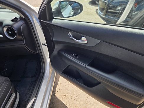 Used 2020 Kia Forte LXS FWD image 26