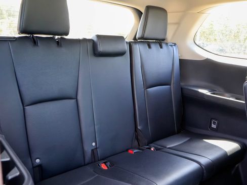 Used 2024 Toyota Grand Highlander AWD image 11