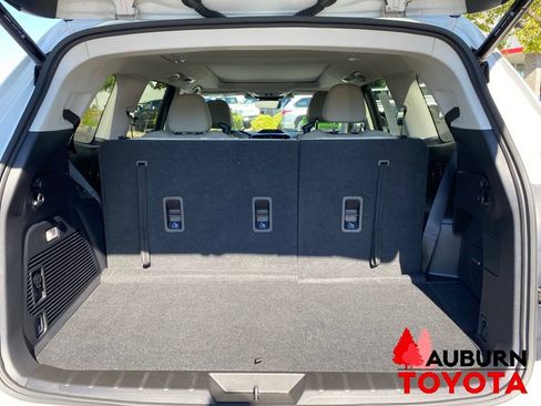 Used 2025 Subaru Ascent Limited AWD/4WD image 12