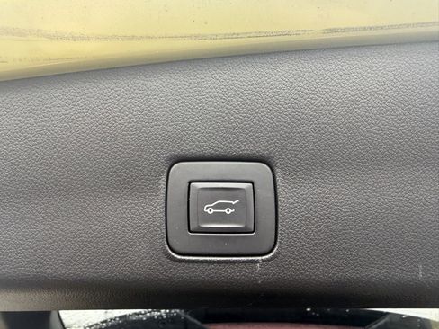 Used 2023 Chevrolet TrailBlazer RS w/ Sun and Liftgate Package image 7