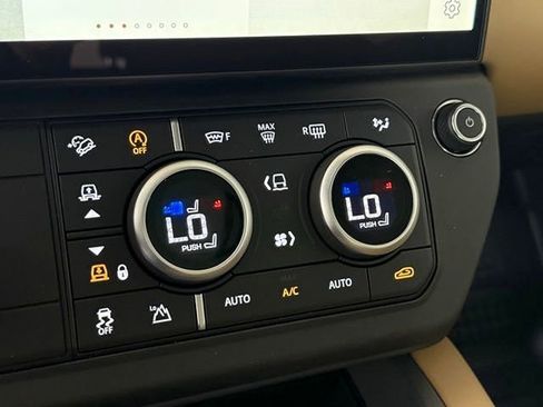 New 2026 Land Rover Defender 110 X-Dynamic SE AWD/4WD image 34
